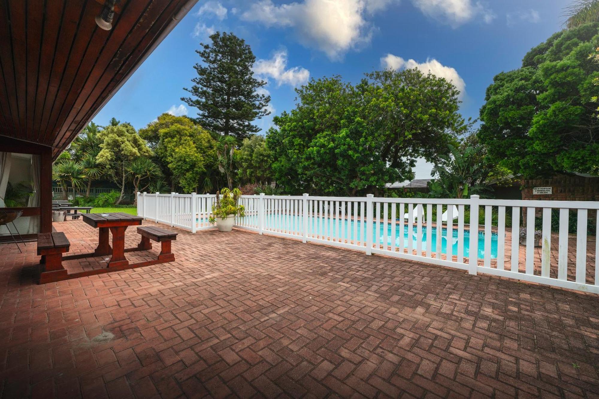 Admirals Lodge Guest House And Brightways Self Catering Apartments Port Elizabeth Exterior photo