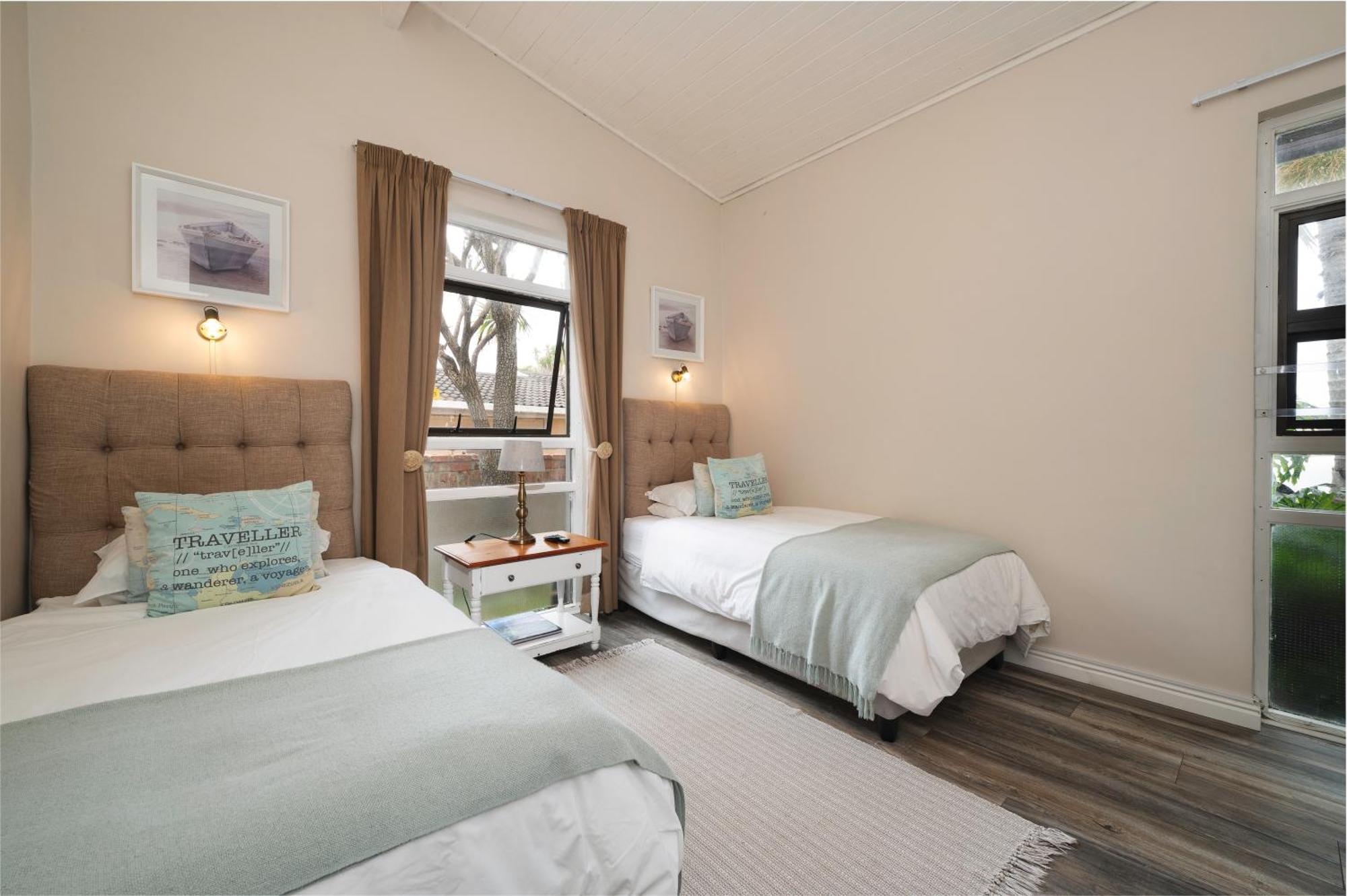 Admirals Lodge Guest House And Brightways Self Catering Apartments Port Elizabeth Exterior photo