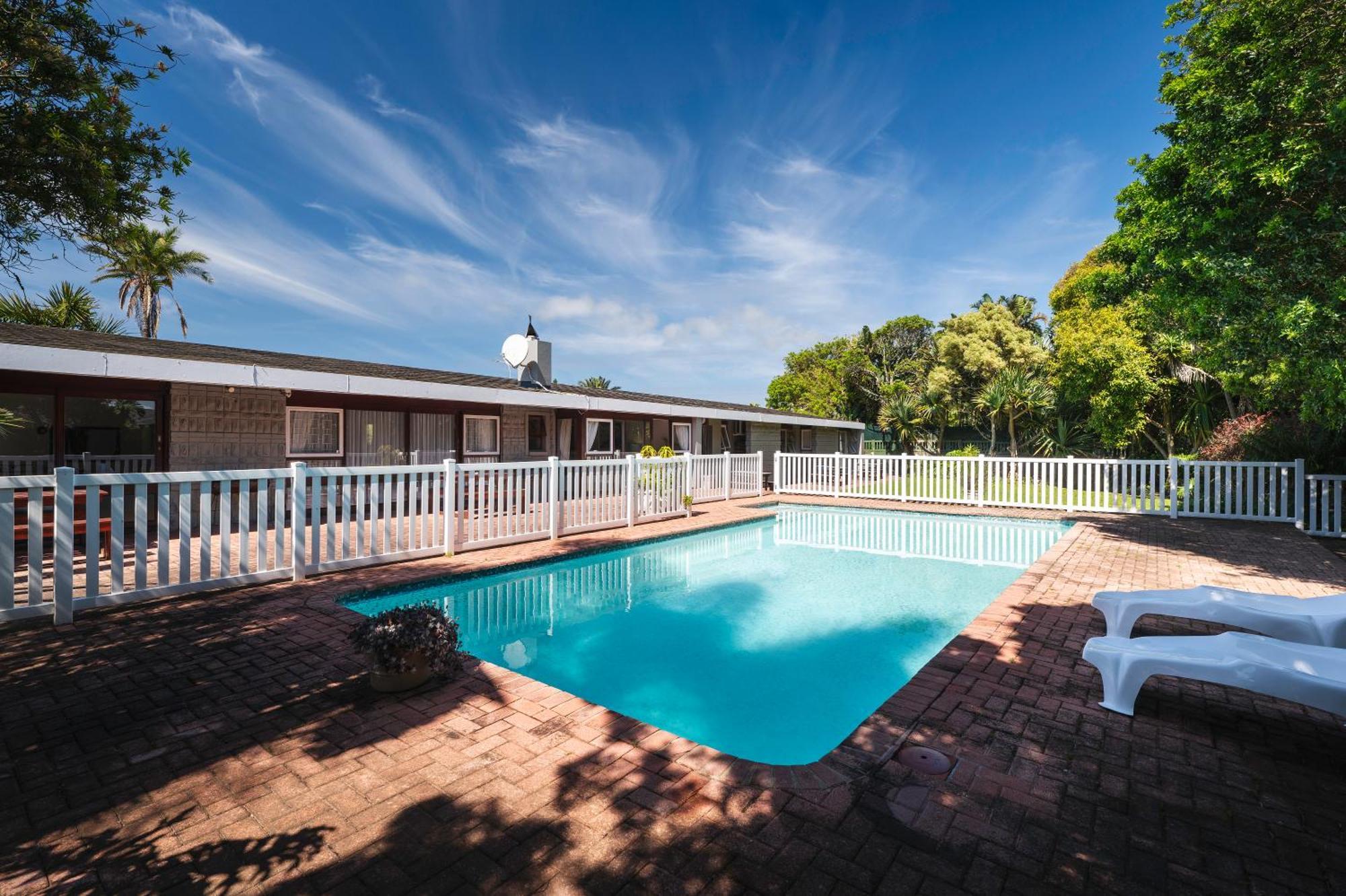 Admirals Lodge Guest House And Brightways Self Catering Apartments Port Elizabeth Exterior photo