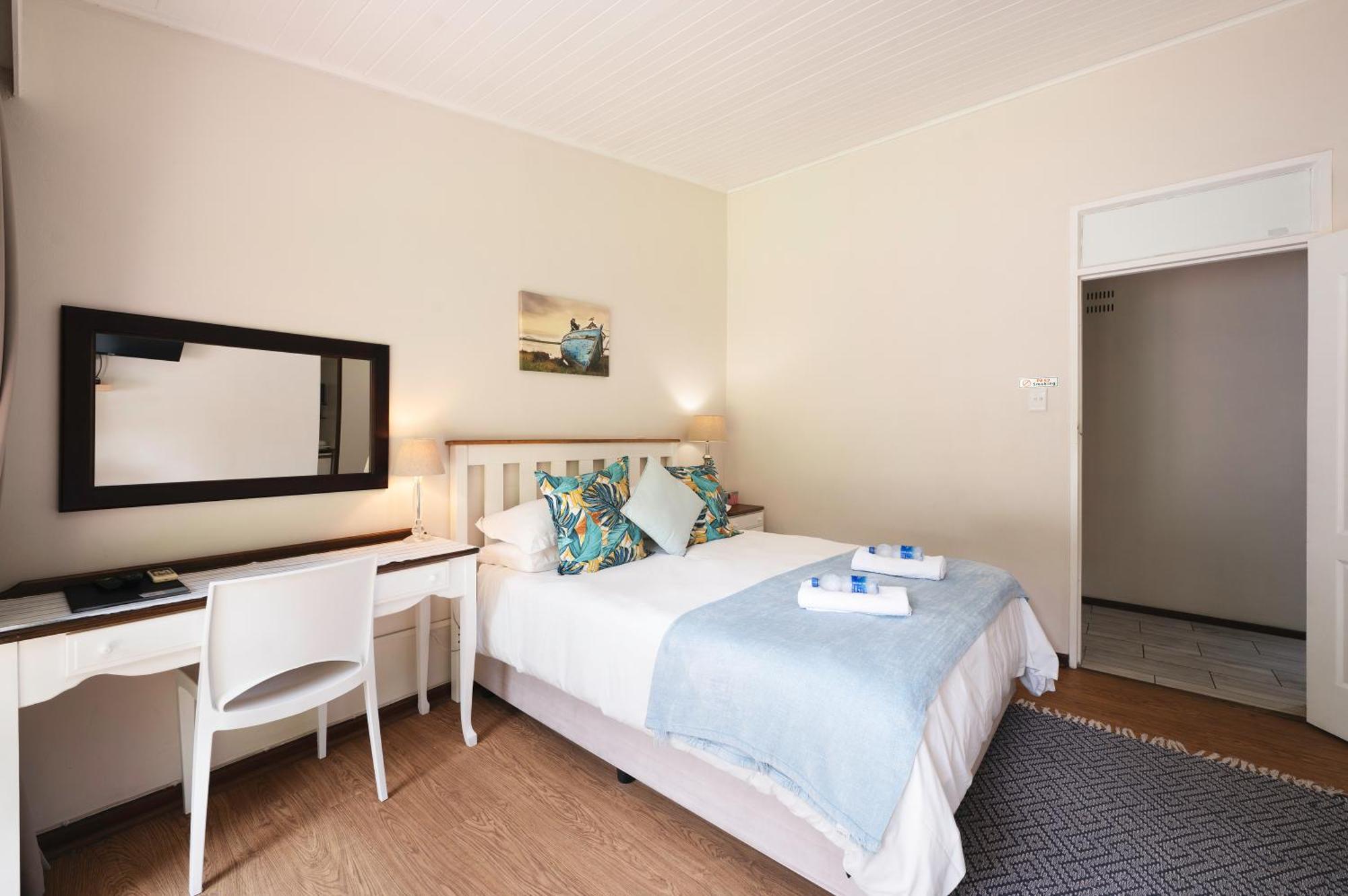 Admirals Lodge Guest House And Brightways Self Catering Apartments Port Elizabeth Exterior photo